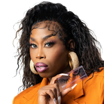 Model image of Mo Heart wearing Mo-Beauty Shop's Mo-Lashes in the style Lil Baddie.